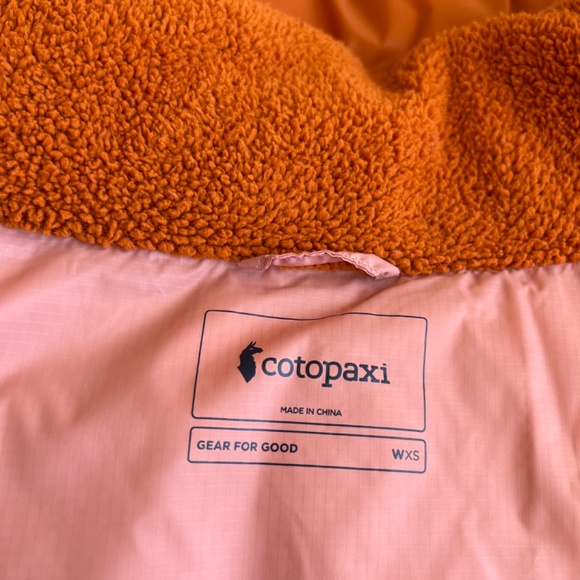 XS Cotopaxi Puffer Teddy Color Block Vest - Picture 8 of 8